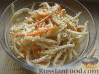 Фото к рецепту: Сельдерей с морковью по-корейски