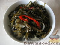Фото к рецепту: Морская капуста с овощами по-корейски