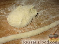 Фото приготовления рецепта: Закуска "Снеговик" с твёрдым и сливочным сыром - шаг №6