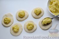Фото приготовления рецепта: Жареные пирожки с картошкой и луком (из дрожжевого теста без яиц) - шаг №15