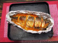 Фото приготовления рецепта: Запечённая скумбрия с апельсинами, на овощной подушке - шаг №15