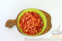 Фото приготовления рецепта: Дрожжевые лепёшки "Лахмаджун" с фаршем, помидорами и перцем - шаг №9