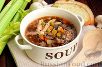 Фото к рецепту: Суп из свинины с шампиньонами, сельдереем и зелёным горошком