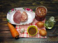 Фото приготовления рецепта: Свинина, тушенная с консервированной фасолью в томатном соусе - шаг №1