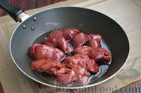 Фото приготовления рецепта: Куриная печень в сливочно-горчичном соусе - шаг №3