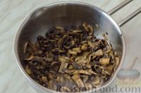 Фото приготовления рецепта: Бефстроганов с грибами - шаг №8