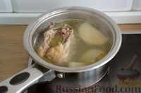 Фото приготовления рецепта: Куриный суп с яичной лапшой - шаг №3