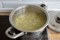 Фото приготовления рецепта: Куриный суп с яичной лапшой - шаг №7