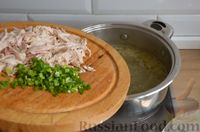 Фото приготовления рецепта: Куриный суп с яичной лапшой - шаг №12