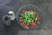 Фото приготовления рецепта: Домашние пельмени с говядиной, из теста на сметане и газированной воде - шаг №4