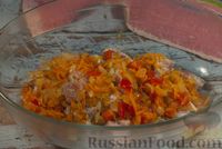 Фото приготовления рецепта: Жаркое из свинины с картофелем, перцем, сметаной и сыром (в духовке) - шаг №13