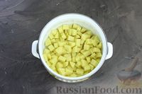 Фото приготовления рецепта: Суп с куриными фрикадельками, рисом и томатной пастой - шаг №2