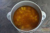 Фото приготовления рецепта: Суп с говядиной, квашеной капустой и картошкой - шаг №6