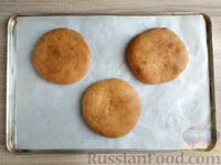 Фото приготовления рецепта: Дрожжевые луковые лепёшки (в духовке) - шаг №10