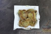 Фото приготовления рецепта: Жареные караси в сметанном соусе с грибами - шаг №7
