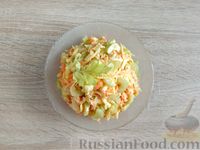 Фото приготовления рецепта: Салат с сельдереем, морковью, яблоком и сыром - шаг №12