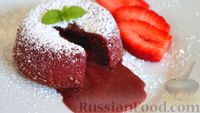 Фото приготовления рецепта: Шоколадный фондан "Красный бархат" - шаг №10