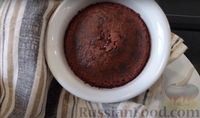 Фото приготовления рецепта: Шоколадный фондан "Красный бархат" - шаг №9