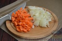 Фото приготовления рецепта: Картошка, тушенная с курицей и консервированной фасолью - шаг №4