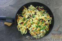 Фото приготовления рецепта: Макароны с грибами и фасолью (на сковороде) - шаг №9