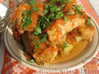 Фото к рецепту: Голубцы с курицей, овсянкой и стручковой фасолью, в томатном соусе