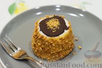 Фото приготовления рецепта: Десерт из заварного крема, с арахисом и шоколадом - шаг №9