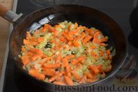 Фото приготовления рецепта: Суп с куриными рулетиками и клёцками с луковой начинкой - шаг №4
