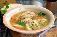 Фото приготовления рецепта: Суп с куриными рулетиками и клёцками с луковой начинкой - шаг №21