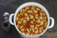 Фото приготовления рецепта: Томатный суп с клёцками - шаг №11