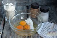 Фото приготовления рецепта: Закусочный капустно-грибной кекс - шаг №7