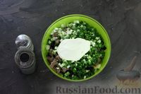 Фото приготовления рецепта: Салат с говядиной, картофелем, черносливом и яйцами - шаг №11
