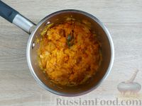 Фото приготовления рецепта: Луковая икра с морковью и яблоком - шаг №11