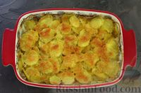Фото приготовления рецепта: Картофель, запечённый с куриным филе, грудинкой и грибами - шаг №18