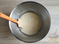Фото приготовления рецепта: Бисквит на горячем молоке со сливочным маслом - шаг №5