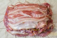 Фото приготовления рецепта: Свиная шея, запечённая с грибами, беконом и сладким перцем (в рукаве) - шаг №18