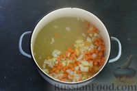 Фото приготовления рецепта: Суп с брокколи и булгуром - шаг №4