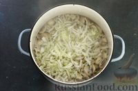 Фото приготовления рецепта: Постный борщ с пекинской капустой и грибами - шаг №7