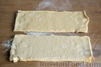 Фото приготовления рецепта: Открытые слоёные пирожки с грибами, картошкой и сыром - шаг №12