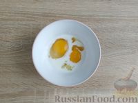 Фото приготовления рецепта: Салат с курицей, кукурузой и яичными блинчиками - шаг №4