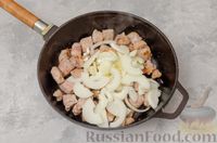 Фото приготовления рецепта: Булгур со свининой и грибами (на сковороде) - шаг №5