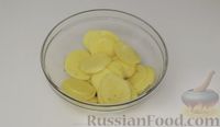 Фото приготовления рецепта: Телятина с картофелем и грибами - шаг №7