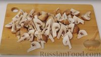 Фото приготовления рецепта: Телятина с картофелем и грибами - шаг №2