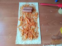 Фото приготовления рецепта: Хот-дог в лаваше с корейской морковью - шаг №3
