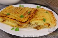 Фото приготовления рецепта: Запеканка из картофельного пюре с квашеной капустой и жареным луком - шаг №16
