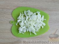 Фото приготовления рецепта: Слоёный салат с морской капустой, свёклой, картофелем и морковью - шаг №14
