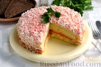 Фото к рецепту: Закусочный блинный торт с крабовыми палочками, картофелем и морковью