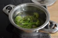 Фото приготовления рецепта: Рыбные котлеты с брокколи - шаг №2