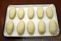 Фото приготовления рецепта: Дрожжевые пирожки с фасолью и чесночным соусом (в духовке) - шаг №20