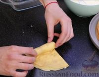 Фото приготовления рецепта: Запечённые блины с творогом под сметанно-медовым соусом - шаг №14