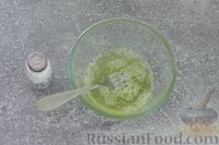Фото приготовления рецепта: Пышный белковый омлет в пароварке - шаг №3